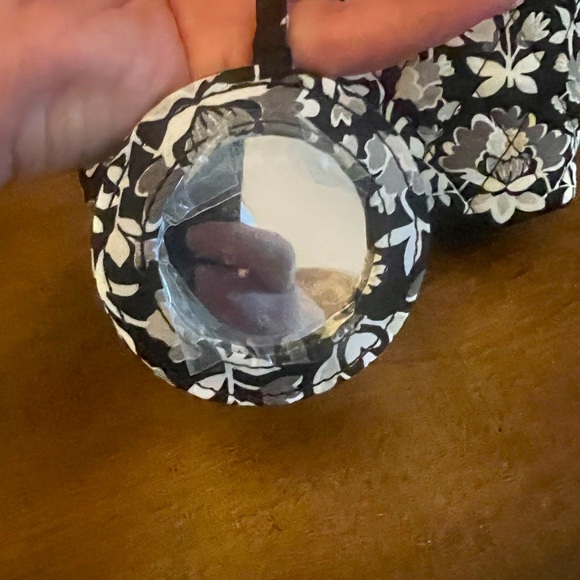 Vera Bradley Cosmetic Pouch (NWT) - Picture 3 of 9